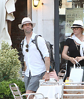 Filename=candids_2018_7_2812129.jpg
Filesize=1200KiB
Dimensions=2400x1764
Date added=Dec 22, 2020 candids_2018_7_2812129.jpg