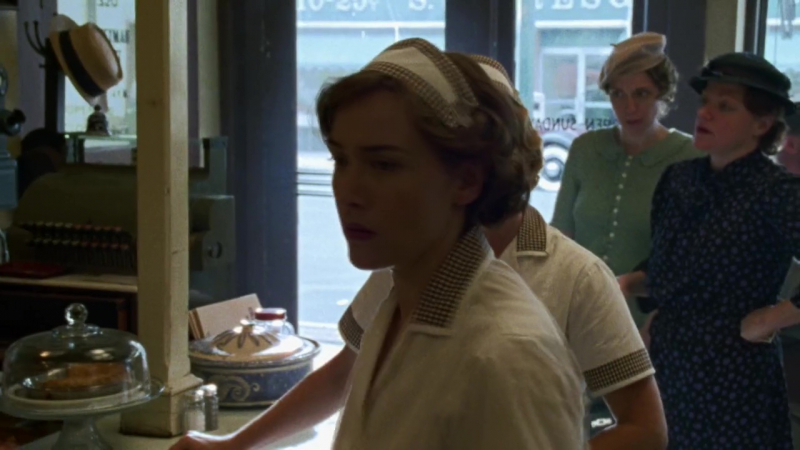mildred_pierce_mildred_and_class_struggle_281329.jpg