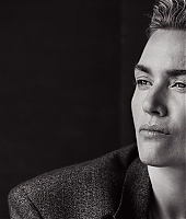 Filename=peter_linbergh_2015_1_28629.jpg
Filesize=549KiB
Dimensions=1498x1000
Date added=Oct 18, 2021 peter_linbergh_2015_1_28629.jpg